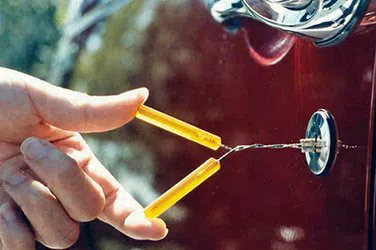 Community Locksmith Store Garland, TX 972-512-6369 - broken-key-extraction