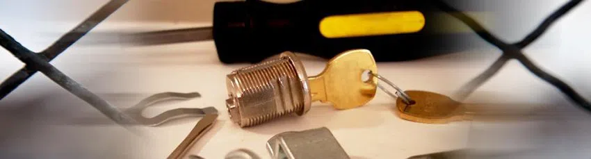 Community Locksmith Store Garland, TX 972-512-6369 - changing-locks